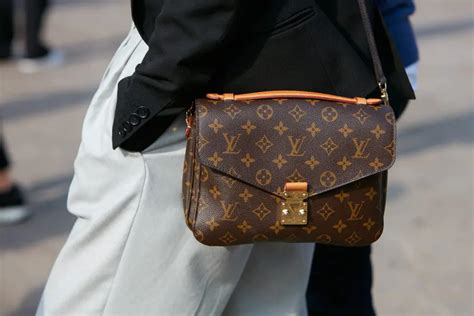 louis vuitton cross body bag|louis vuitton crossbody bag men.